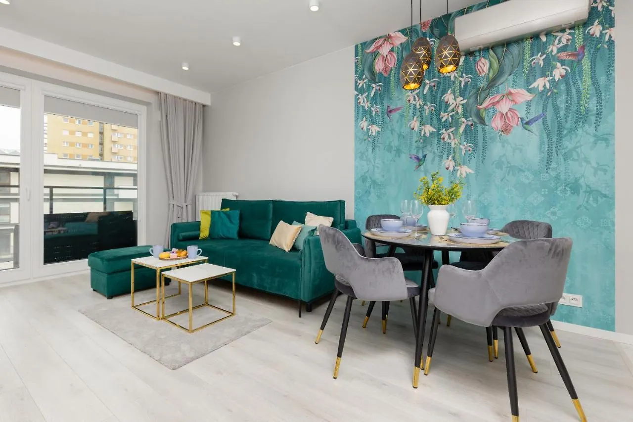Turquoise Apartment Near The Royal Lazienki Warsaw By Noclegi Renters