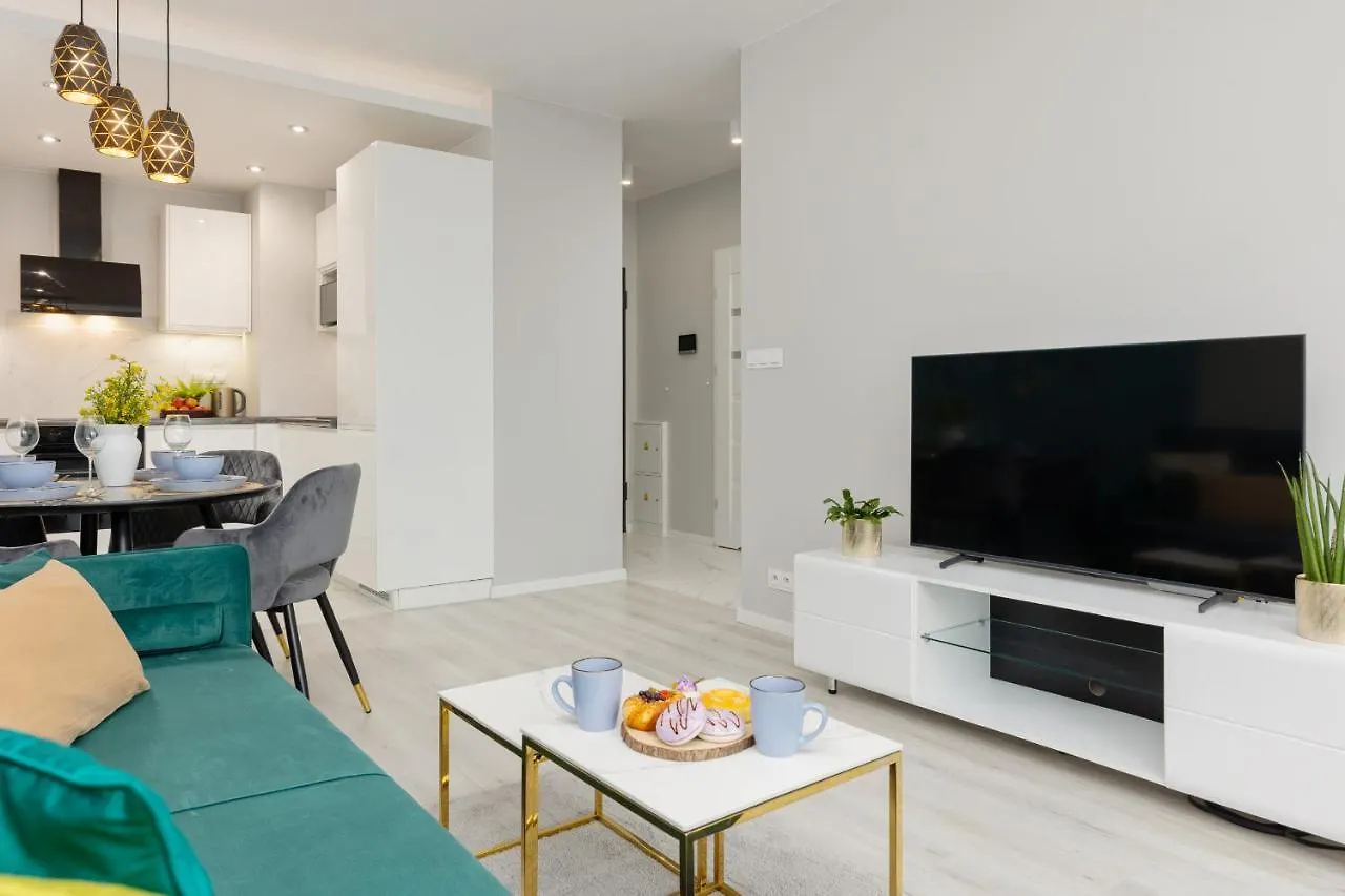 Turquoise Apartment Near The Royal Lazienki Warsaw By Noclegi Renters