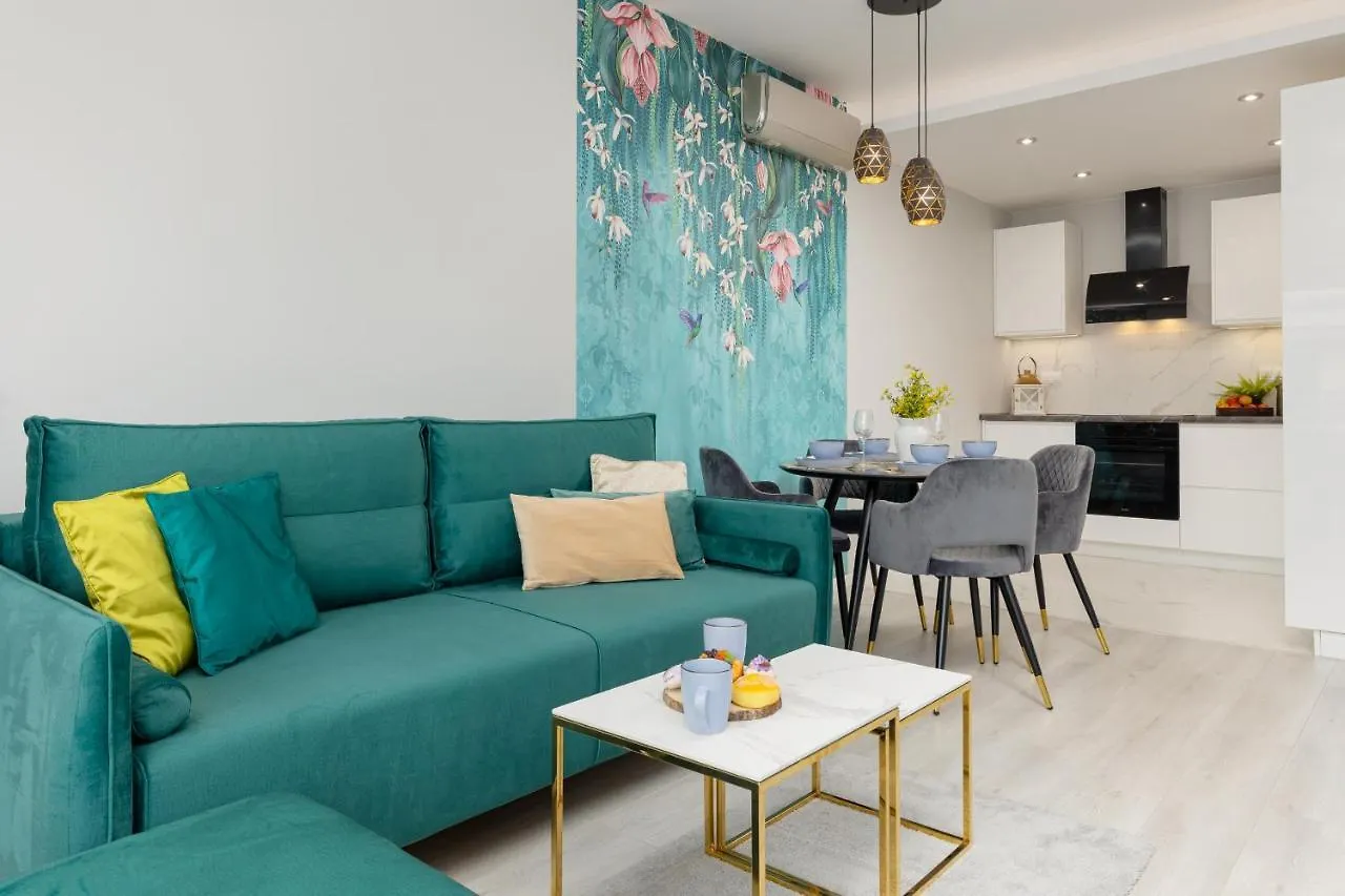 Turquoise Apartment Near The Royal Lazienki Warsaw By Noclegi Renters Poland