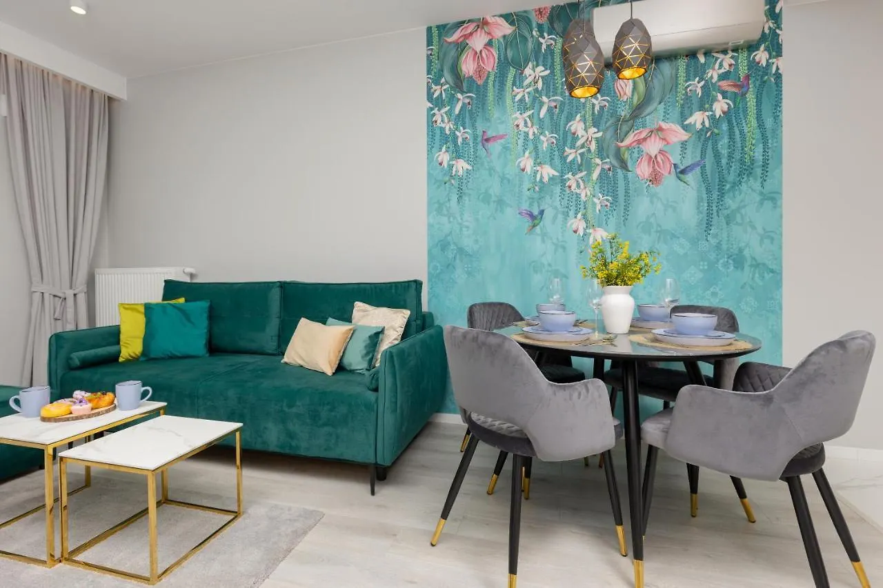 Turquoise Apartment Near The Royal Lazienki Warsaw By Noclegi Renters