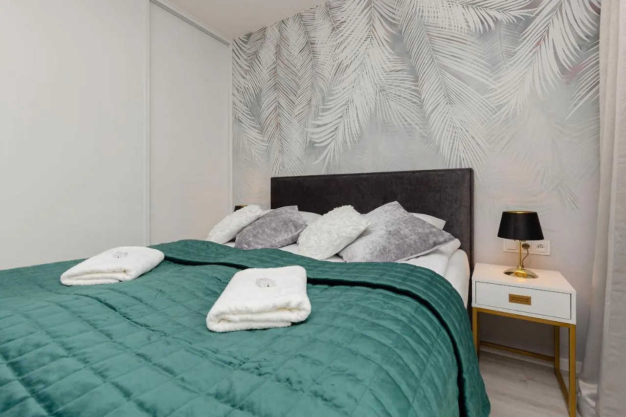 Turquoise Apartment Near The Royal Lazienki Warsaw By Noclegi Renters 0*,  Poland